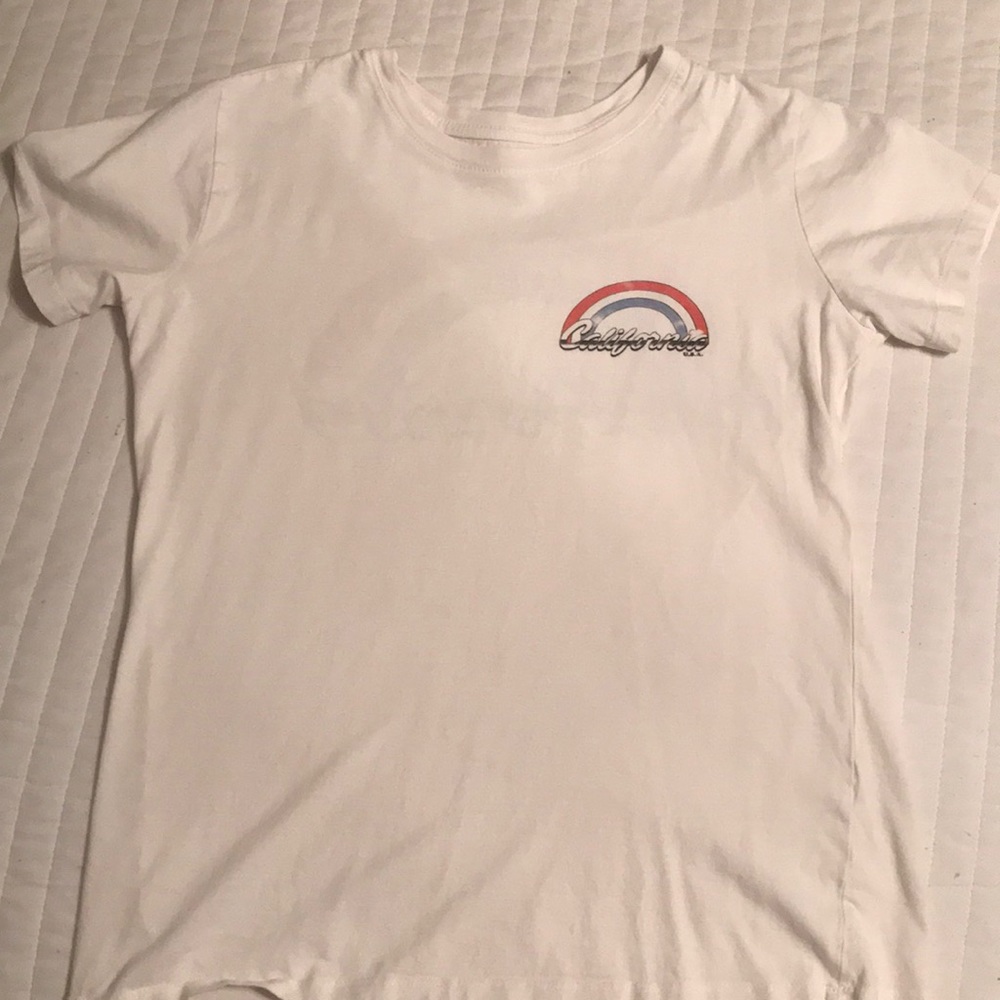 A relaxed California graphic tee.